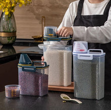 Load image into Gallery viewer, Dog Cat Food Pail Plastic Storage Tank with Measuring Cup